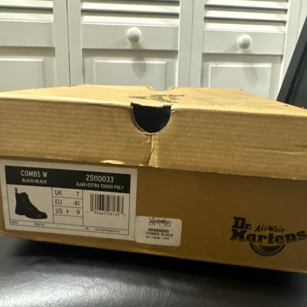 Brand new never worn boots